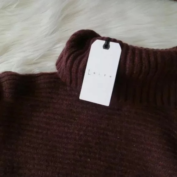 *NEW* NORDSTORM LEITH DOLMAN TURTLENECK SWEATER IN BURGUNDY VINE - Picture 3 of 3